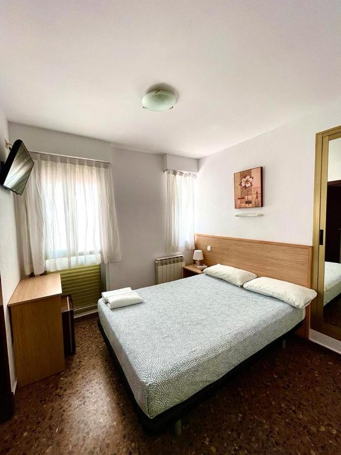 Hostal Milmarcos Zaragoza Eksteriør bilde