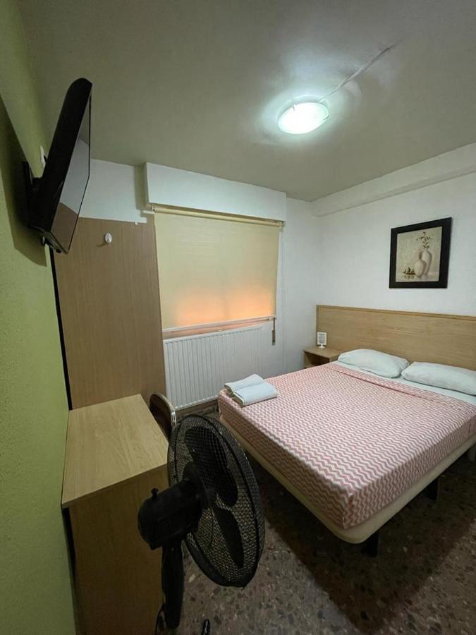 Hostal Milmarcos Zaragoza Eksteriør bilde