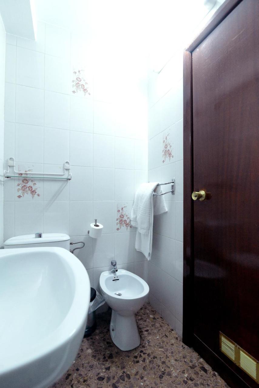 Hostal Milmarcos Zaragoza Eksteriør bilde
